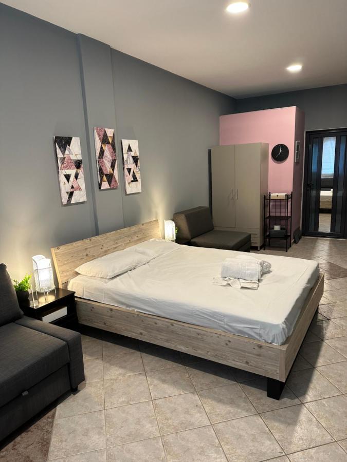 Grey Pearls Apartments Nea Vrasna Exterior photo